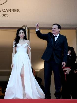 76th Cannes Film Festival 2023, evening 12 - Red Carpet Elemental and Closing Ceremony. In the picture Quentin Tarantino, Daniella Pick attend  Copyright: xAlbertoxTerenghix xipa-agency.nex xPoolxPhotoxEventsx01x IPA_IPA38278151