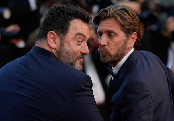 Entertainment Bilder des Tages The Elemental Red Carpet Premiere at the 76th Edition of the Cannes Film Festival Cannes Jury members Ruben Ostlund and Denis Menochet, attend the movie screening and red carpet event for Elemental , directed by Peter Sohn, during the 76th edition of the Cannes Film Festival on May 27 2023, in Cannes, France Cannes Palace of Festivals and Congresses of Cannes Cannes France Copyright: xAlexandraxFechetex _ADR0113