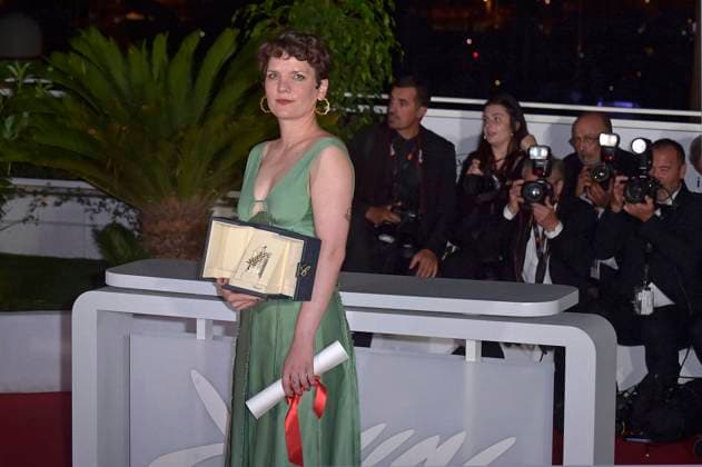 Flora Anna Buda holds The Short Film Palme d or Award during the Palme D Or winners photocall at the 76th annual Cannes film festival at Palais des Festivals on Saturday, May 27, 2023 in Cannes, France.  CAN20230527201 RoccoxSpaziani