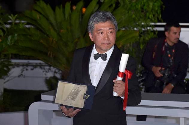 Hirokazu Koreeda holds the The Award for Best Screenplay for Kaibutsu (Monster) during the Palme D Or winners photocall at the 76th annual Cannes film festival at Palais des Festivals on Saturday, May 27, 2023 in Cannes, France.  CAN20230527222 RoccoxSpaziani