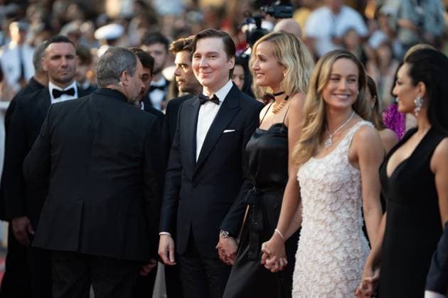 Elemental Screening and Closing Ceremony Red Carpet - The 76th Annual Cannes Film Festival CANNES, FRANCE - MAY 27: (L-R) Jury members Paul Dano, Julia Ducournau, Brie Larson, Maryam Touzani, President of the Jury Ruben Ostlund, Damian Szifron, and Atiq Rahimi attend the Elemental screening and closing ceremony red carpet during the 76th annual Cannes film festival at Palais des Festivals on May 27, 2023 in Cannes, France Cannes France  Copyright: xLucaxCarlinox originalFilename: carlino-notitle230527_npHfX.jpg