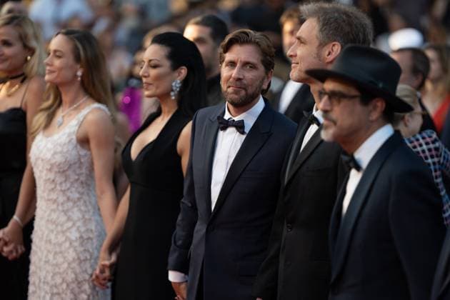 Elemental Screening and Closing Ceremony Red Carpet - The 76th Annual Cannes Film Festival CANNES, FRANCE - MAY 27: (L-R) Jury members Paul Dano, Julia Ducournau, Brie Larson, Maryam Touzani, President of the Jury Ruben Ostlund, Damian Szifron, and Atiq Rahimi attend the Elemental screening and closing ceremony red carpet during the 76th annual Cannes film festival at Palais des Festivals on May 27, 2023 in Cannes, France Cannes France  Copyright: xLucaxCarlinox originalFilename: carlino-notitle230527_npDMR.jpg