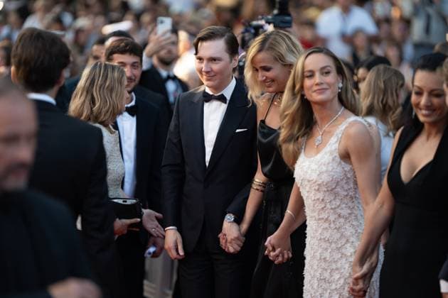 Elemental Screening and Closing Ceremony Red Carpet - The 76th Annual Cannes Film Festival CANNES, FRANCE - MAY 27: (L-R) Jury members Paul Dano, Julia Ducournau, Brie Larson, Maryam Touzani, President of the Jury Ruben Ostlund, Damian Szifron, and Atiq Rahimi attend the Elemental screening and closing ceremony red carpet during the 76th annual Cannes film festival at Palais des Festivals on May 27, 2023 in Cannes, France Cannes France  Copyright: xLucaxCarlinox originalFilename: carlino-notitle230527_npifN.jpg