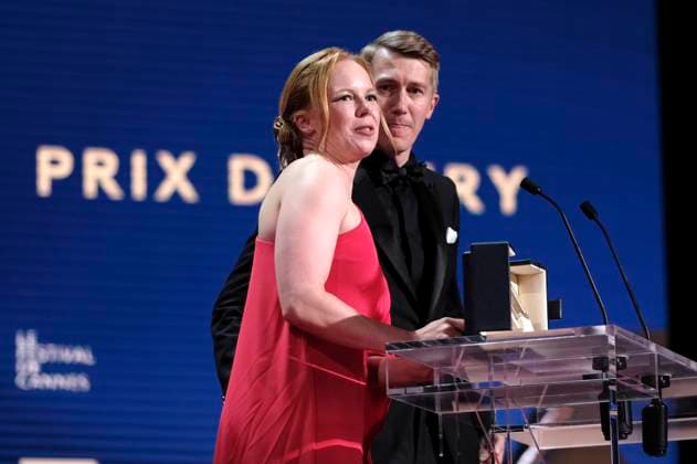 Alma Pöysti and Jussi Vatanen with the award for Fallen Leaves representing Aki Kaurismäki at the award ceremony at the Festival de Cannes 2023 76 Cannes International Film Festival at the Palais des Festivals Cannes, 27 05 2023. Foto:xD.xBedrosianx xFuturexImage