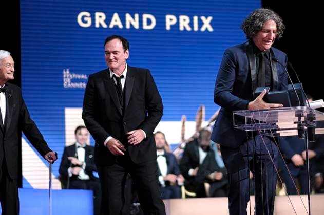 Roger Corman, Quentin Tarantino and Jonathan Glazer with the Grand Jury Prize for The Zone of Interest during the award ceremony at the Festival de Cannes 2023 76 Cannes International Film Festival at the Palais des Festivals Cannes, 27 05 2023. Foto:xD.xBedrosianx xFuturexImage