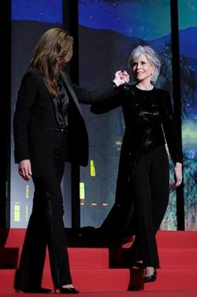 Justine Triet and Jane Fonda at the award ceremony at the Festival de Cannes 2023 76 Cannes International Film Festival at the Palais des Festivals Cannes, 27 05 2023. Foto:xD.xBedrosianx xFuturexImage