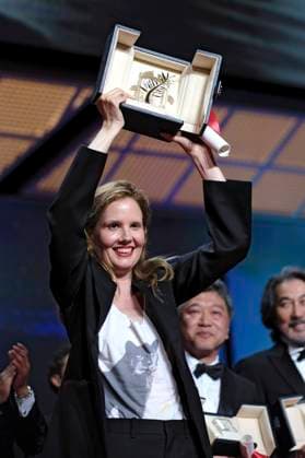 Justine Triet with the Palme dOr for the best film Anatomie d™une chute at the awards ceremony at the Festival de Cannes 2023 76 Cannes International Film Festival at the Palais des Festivals Cannes, 27 05 2023. Foto:xD.xBedrosianx xFuturexImage