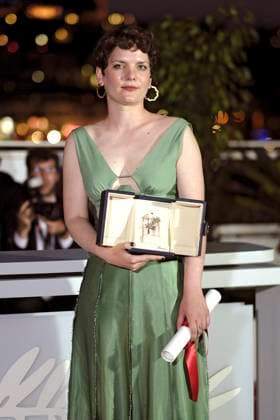 Flora Anna Buda with the Palme dOr for the best short film 27 at the photocall with the winners at the Festival de Cannes 2023 76 Cannes International Film Festival at the Palais des Festivals Cannes, 27 05 2023. Foto:xD.xBedrosianx xFuturexImage