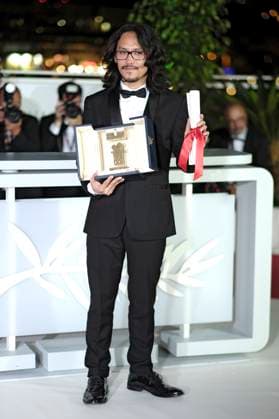 Pham Thien An with the Golden Camera for Inside the Yellow Cocoon Shell at the photocall with the award winners at the Festival de Cannes 2023 76 Cannes International Film Festival at the Palais des Festivals Cannes, 27 05 2023. Foto:xD.xBedrosianx xFuturexImage