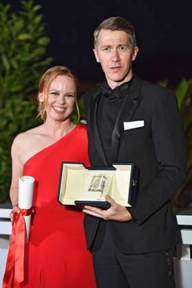 Alma Pöysti and Jussi Vatanen with the Jury Prize for Fallen Leaves representing Aki Kaurismäki at the Photocall with the Laureates at the Festival de Cannes 2023 76 Cannes International Film Festival at the Palais des Festivals Cannes, 27 05 2023. Foto:xD.xBedrosianx xFuturexImage