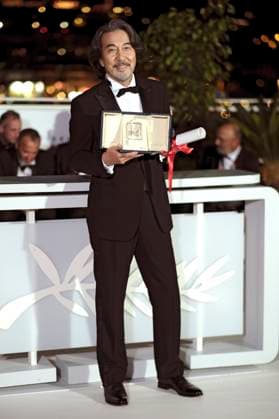Koji Yakusho with the best actor award in Perfect Days at the photocall with the award winners at the Festival de Cannes 2023 76 Cannes International Film Festival at the Palais des Festivals Cannes, 27 05 2023. Foto:xD.xBedrosianx xFuturexImage