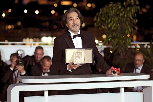 Koji Yakusho with the best actor award in Perfect Days at the photocall with the award winners at the Festival de Cannes 2023 76 Cannes International Film Festival at the Palais des Festivals Cannes, 27 05 2023. Foto:xD.xBedrosianx xFuturexImage