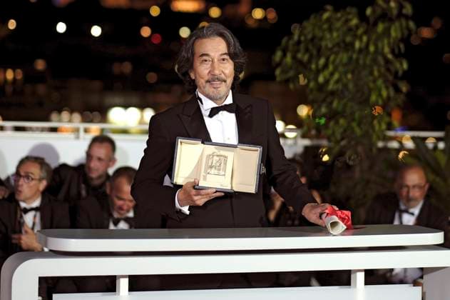 Koji Yakusho with the best actor award in Perfect Days at the photocall with the award winners at the Festival de Cannes 2023 76 Cannes International Film Festival at the Palais des Festivals Cannes, 27 05 2023. Foto:xD.xBedrosianx xFuturexImage