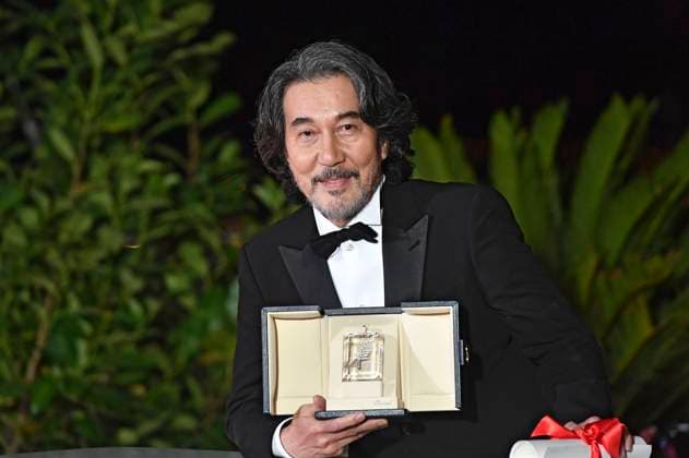 Koji Yakusho with the best actor award in Perfect Days at the photocall with the award winners at the Festival de Cannes 2023 76 Cannes International Film Festival at the Palais des Festivals Cannes, 27 05 2023. Foto:xD.xBedrosianx xFuturexImage