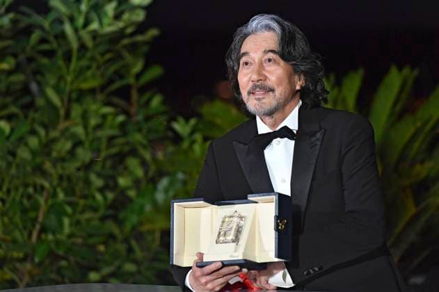Koji Yakusho with the best actor award in Perfect Days at the photocall with the award winners at the Festival de Cannes 2023 76 Cannes International Film Festival at the Palais des Festivals Cannes, 27 05 2023. Foto:xD.xBedrosianx xFuturexImage