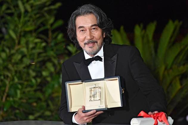 Koji Yakusho with the best actor award in Perfect Days at the photocall with the award winners at the Festival de Cannes 2023 76 Cannes International Film Festival at the Palais des Festivals Cannes, 27 05 2023. Foto:xD.xBedrosianx xFuturexImage