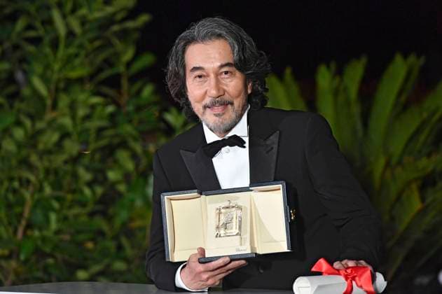 Koji Yakusho with the best actor award in Perfect Days at the photocall with the award winners at the Festival de Cannes 2023 76 Cannes International Film Festival at the Palais des Festivals Cannes, 27 05 2023. Foto:xD.xBedrosianx xFuturexImage