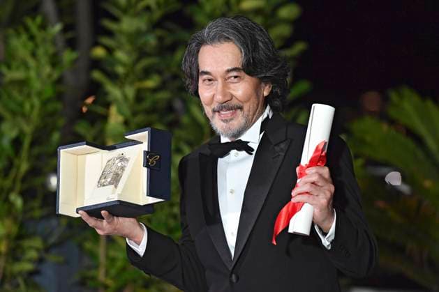 Koji Yakusho with the best actor award in Perfect Days at the photocall with the award winners at the Festival de Cannes 2023 76 Cannes International Film Festival at the Palais des Festivals Cannes, 27 05 2023. Foto:xD.xBedrosianx xFuturexImage