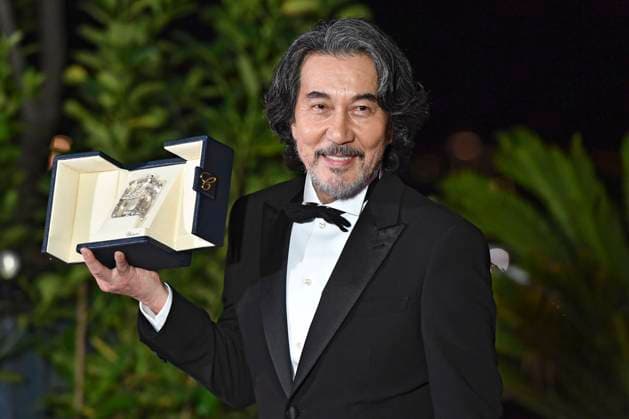 Koji Yakusho with the best actor award in Perfect Days at the photocall with the award winners at the Festival de Cannes 2023 76 Cannes International Film Festival at the Palais des Festivals Cannes, 27 05 2023. Foto:xD.xBedrosianx xFuturexImage