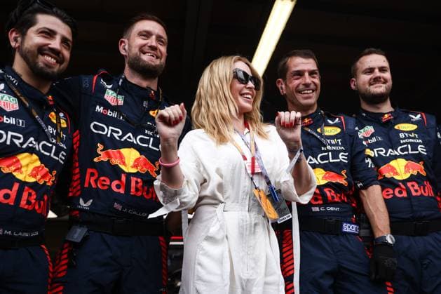 May 28, 2023, Monte Carlo, Monaco: Kylie Minogue is seen in Red Bull Racing garage after F1 Grand Prix of Monaco at Circuit de Monaco on May 27, 2023 in Monte-Carlo, Monaco. Monte Carlo Monaco - ZUMAz156 20230528_zip_z156_050 Copyright: xBeataxZawrzelx