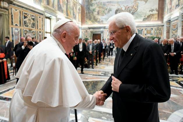 News Themen der Woche KW22 News Bilder des Tages Vatikan, Papst Franziskus empfängt Sergio Mattarella Italy, Rome, Vatican, 2023 05 29 Presentation of the Brescia Paul VI Award to the President of the Italian Republic Sergio Mattarella Photograph by Vatican Media Catholic Press Photo RESTRICTED TO EDITORIAL USE - NO MARKETING - NO ADVERTISING CAMPAIGNS Italy, Rome, Vatican, 2023 05 29 Consegna del Premio Paolo VI di Brescia al Presidente della Repubblica Italiana Sergio Mattarella Photograph by Vatican Media Catholic Press Photo RESTRICTED TO EDITORIAL USE - NO MARKETING - NO ADVERTISING CAMPAIGNS  Copyright: x VATICANxMEDIAx CPPx xipa-agencx xVATICANxMEDIAxCPPx IPA_IPA38315471