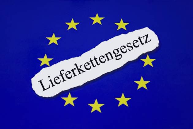 EU-Lieferkettengesetz EU-Lieferkettengesetz, 02.06.2023, Borkwalde, Brandenburg, In dem Symbol der Europäischen Union befindet sich der Schriftzug Lieferkettengesetz. *** EU supply chain law EU supply chain law, 02 06 2023, Borkwalde, Brandenburg, In the symbol of the European Union is the writing supply chain law