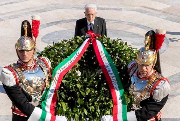 News Themen der Woche KW22 News Bilder des Tages June 2, 2023, Rome, Italy: Italian President, Sergio Mattarella, lays a laurel wreath on the Tomb of the Unknown Soldier at the Altar of the Fatherland, during the celebrations for the Republic Day, at the Fori Imperiali, Rome, Italy, 02 June 2023. The Feast of the Italian Republic is a national day of celebration established to commemorate the birth of the Italian Republic. It is celebrated every year on 02 June 2, the date of the institutional referendum of 1946, with the main celebration taking place in Rome. The Feast of the Italian Republic is one of the symbols of Italian homelands. NPK ANSA dotti - Quirinal Press Office handout Rome Italy - ZUMAa110 20230602_zaf_a110_090 Copyright: xFrancescoxAmmendolax-xPaoloxGianx