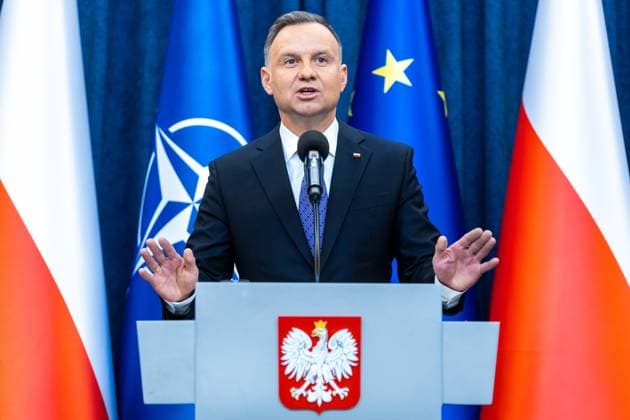 News Themen der Woche KW22 News Bilder des Tages Polish President Andrzej Duda Made The Statement Polish President Andrzej Duda has made a statement on the amendment to the law on investigating Russia s influence on political life in Poland. The previously signed law, commonly known as lex Tusk, has been criticized due to its many controversies and inconsistencies with the Polish Constitution, Warsaw, Poland, on June 02, 2023 Warsaw Poland  Copyright: xAndrzejxIwanczukx originalFilename: iwanczuk-polishpr230602_npvn4.jpg