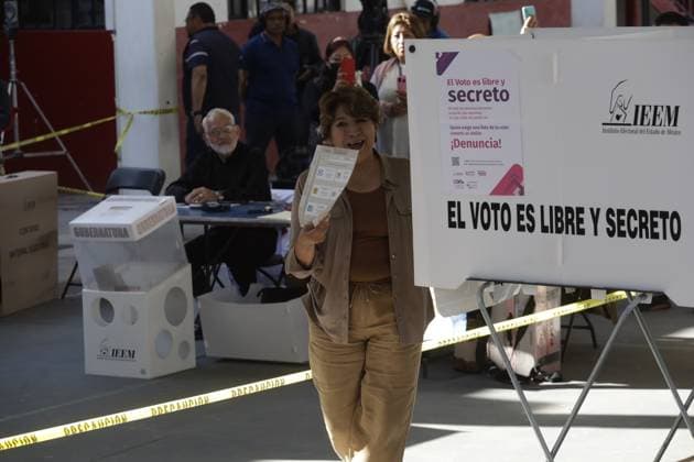 Electoral process for the government of the State of Mexico June 4, 2023, Municipality of Texcoco, State of Mexico, Mexico: The candidate of the coalition of the Movimiento Regeneracion Nacional party, the Labor party and the Green party, Delfina Gomez went to cast her vote at a polling station in the municipality of Texcoco in the state of Mexico. on June 4, 2023 in Municipality of Texcoco, State of Mexico, Mexico (Photo by Luis Barron Eyepix Group). Copyright: xLuisxBarronx xEyepixxGroupx LB_20230604_DELFINA9