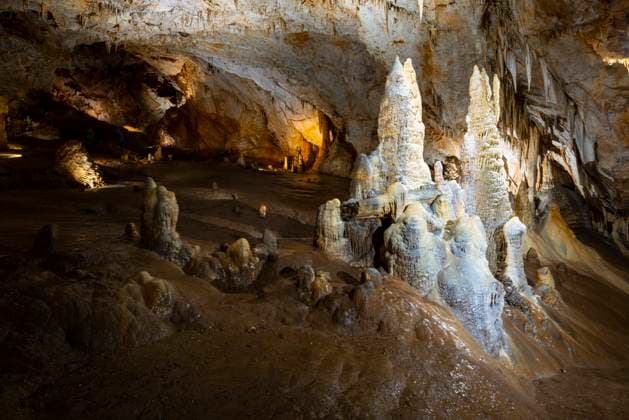 Stalagmites, Stalagtites, Calcium deposits, Lipa Cave, Lipska pecina, Cetinje, Montenegro, Europe Copyright: imageBROKER IngoxSchulz ibxisb09325411.jpg
