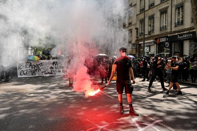 News Themen der Woche KW23 News Bilder des Tages Demonstration Against Pension Reform - Lyon Demonstration against the pension reform in Lyon, France on June 6, 2023. Photo by Julien Reynaud APS-Medias ABACAPRESS.COM Lyon France  Copyright: xReynaudxJulien APS-Medias ABACAx 855990_020 ReynaudxJulien APS-Medias ABACAx 855990_020