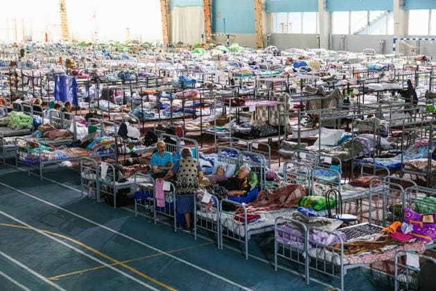 Bilder des Jahres 2023, News June 06 News Themen der Woche KW23 News Bilder des Tages RUSSIA, BELGOROD - JUNE 7, 2023: Evacuated people are seen in a temporary accommodation facility organized in the Svetlana Khorkina training and sports complex of the Belgorod State University. On the night of June 1, the Belgorod Region s Shebekinsky District was subjected to a serious Ukrainian attack, shelling continues; local authorities have placed residents in temporary accommodation facilities. Alexander Ryumin TASS  59662309