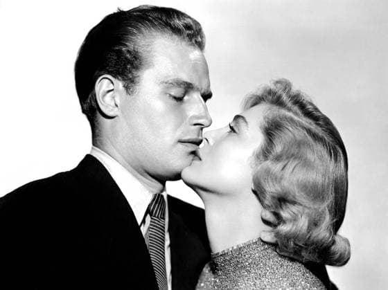 DARK CITY, from left, Charlton Heston, Lizabeth Scott, 1950MBDDACI EC027 PUBLICATIONXNOTxINxCANxCHNxFRAxITAxJPNxNORxPOLxRUSxESPxUKxUSA Copyright: xx MBDDACI EC027