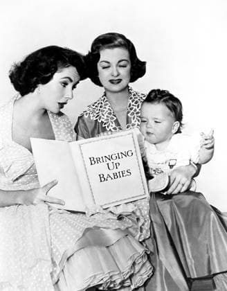 FATHER S LITTLE DIVIDEND, from left, Elizabeth Taylor, Joan Bennett, Donald Clark, 1951MBDFALI EC040 PUBLICATIONXNOTxINxCANxCHNxFRAxITAxJPNxNORxPOLxRUSxESPxUKxUSA Copyright: xx MBDFALI EC040