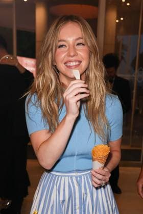 Cannes - Sydney Sweeney Arrives To The Martinez Sydney Sweeney arrives to Hotel Martinez after a stroll during the 76th Cannes Film Festival on May 22, 2023 in Cannes, France. Photo by Marco Piovanotto ABACAPRESS.COM Cannes France  Copyright: xPiovanottoxMarco ABACAx 854167_003 PiovanottoxMarco ABACAx 854167_003