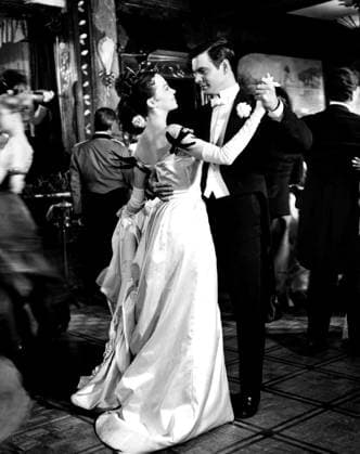 GIGI, from left, Leslie Caron, Louis Jourdan, 1958MBDGIGI EC091 PUBLICATIONXNOTxINxCANxCHNxFRAxITAxJPNxNORxPOLxRUSxESPxUKxUSA Copyright: xx MBDGIGI EC091