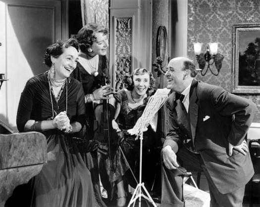 THE GREEN MAN, from left, Marie Burke, Vivien Wood, Lucy Griffiths, Alastair Sim, 1956MBDGRMA EC127 PUBLICATIONXNOTxINxCANxCHNxFRAxITAxJPNxNORxPOLxRUSxESPxUKxUSA Copyright: xx MBDGRMA EC127