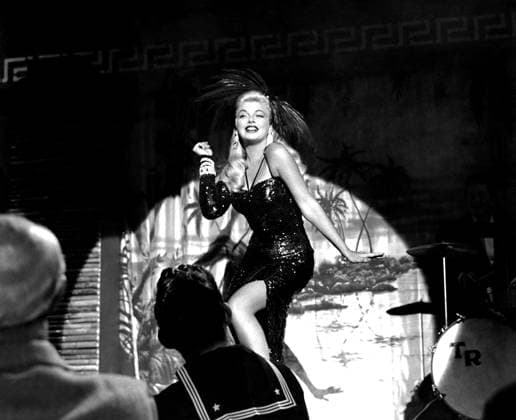 MIRACLE IN THE RAIN, Barbara Nichols, 1956MBDMIIN EC069 PUBLICATIONXNOTxINxCANxCHNxFRAxITAxJPNxNORxPOLxRUSxESPxUKxUSA Copyright: xx MBDMIIN EC069