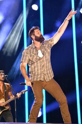 08 June 2023 - Nashville, Tennessee - Jordan Davis. 2023 CMA Music Fest Nightly Concert held at Nissan Stadium. Photo Credit: Dara-Michelle Farr AdMedia 293217 2023-06-08 Tennessee Nashville Etats-Unis  Copyright: xAdMediax STAR_293217_053