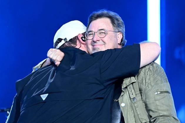 08 June 2023 - Nashville, Tennessee - Luke Combs, Vince Gill. 2023 CMA Music Fest Nightly Concert held at Nissan Stadium. Photo Credit: Dara-Michelle Farr AdMedia 293217 2023-06-08 Tennessee Nashville Etats-Unis  Copyright: xAdMediax STAR_293217_097