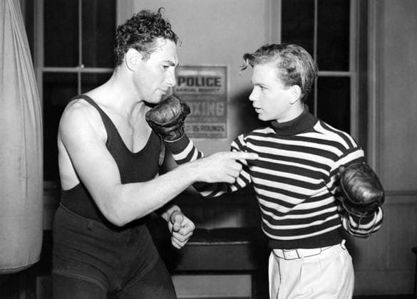 NANCY DREW REPORTER, from left: Ark Lasky (boxer), training Frankie Thomas, 1938PBDNADR EC001 PUBLICATIONXNOTxINxCANxCHNxFRAxITAxJPNxNORxPOLxRUSxESPxUKxUSA Copyright: xx PBDNADR EC001