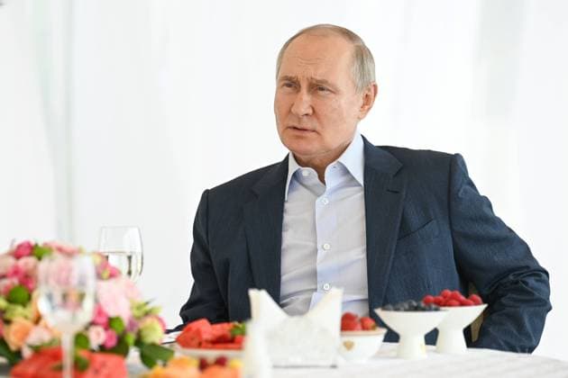 RUSSIA, SOCHI - JUNE 9, 2023: Russia s President Vladimir Putin attends a meeting with his Belarusian counterpart Alexander Lukashenko at his Bocharov Ruchei residence. Pavel Bednyakov POOL TASS  59700786