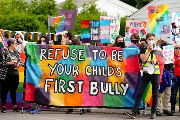 June 9, 2023, Ottawa, ON, CANADA: Counter protesters carry signs confronting a protest against Pride in Ottawa, Friday, June 9, 2023. Ottawa CANADA  - ZUMAc35_ 20230609_zaf_c35_067 Copyright: xSeanxKilpatrickx