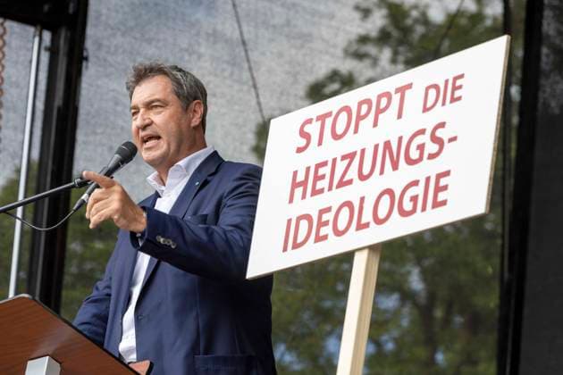 News Themen der Woche KW23 News Bilder des Tages Markus Söder Kundgebung Demonstration DEMO gegen Heizhammer Gesetz der Ampel-Regierung auf dem Volksfestplatz in Erding Datum: 10.06.2023 *** Markus Söder rally demonstration DEMO against Heizhammer law of the traffic light government at the Volksfestplatz in Erding date 10 06 2023