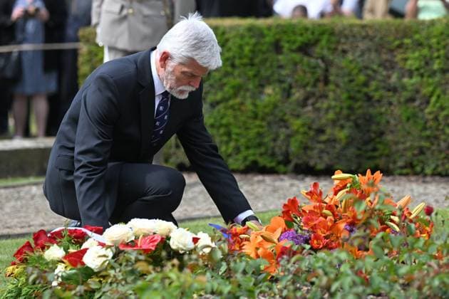 News Themen der Woche KW23 News Bilder des Tages President Petr Pavel lays a wreath at a mass grave during commemorations for the 81st anniversary of Lidice obliteration was held on June 10, 2023, at Lidice Memorial, Czech Republic. (CTKxPhoto MichaelaxRihova) CTKPhotoP2023061002098  CTKPhotoP2023061002098