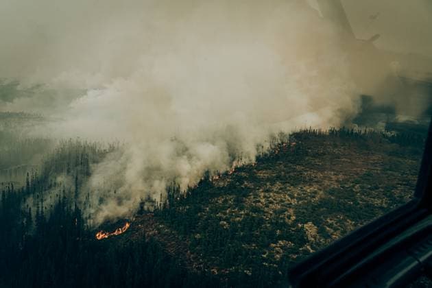 Wildfires Burning - Quebec Handout picture, dated on June 4, 2023 in Baie Penicouane, Quebec, Canada. Members of SOPFEU, Socià tà de Protection Des Forets Contre Le Feu, (Forest Fire Protection Company) fight forest fires burning in Quebec, Canada. With more than nine million hectares of land burnt, more than 20,000 residents evacuated and at least 400 fires still active, half of which are thought to be out of control, a series of staggering figures revealed on Wednesday by Canada s Minister of Emergency Preparedness, Bill Blair, show that the country is facing an unprecedented battle against raging forest fires. Ten new forest fires broke out in Canada on Friday, bringing the total number of forest fires in the country so far this year to Copyright: xABACAx 856477_036 ABACAx 856477_036