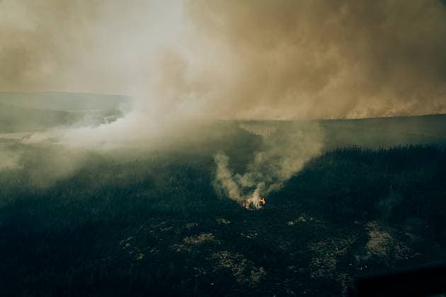 Wildfires Burning - Quebec Handout picture, dated on June 4, 2023 in Baie Penicouane, Quebec, Canada. Members of SOPFEU, Socià tà de Protection Des Forets Contre Le Feu, (Forest Fire Protection Company) fight forest fires burning in Quebec, Canada. With more than nine million hectares of land burnt, more than 20,000 residents evacuated and at least 400 fires still active, half of which are thought to be out of control, a series of staggering figures revealed on Wednesday by Canada s Minister of Emergency Preparedness, Bill Blair, show that the country is facing an unprecedented battle against raging forest fires. Ten new forest fires broke out in Canada on Friday, bringing the total number of forest fires in the country so far this year to Copyright: xABACAx 856477_037 ABACAx 856477_037