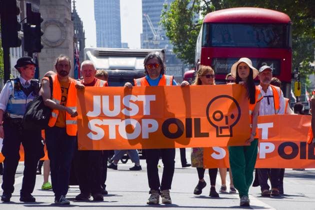 News Themen der Woche KW23 News Bilder des Tages June 10, 2023, London, England, United Kingdom: Just Stop Oil activists pass through Whitehall as they continue their daily slow march demanding that the government stops issuing new fossil fuel licences. London United Kingdom - ZUMAv130 20230610_zip_v130_018 Copyright: xVukxValcicx