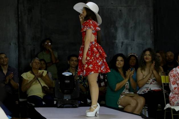 Jessica Jacinto, Model mit Down-Syndrom bei Angel Venegas Modenschau in Valencia, Venezuela June 11, 2023: June 12, 2022. Jessica Jacinto, the Venezuelan model with Down syndrome, was present and paraded Sprint summer, made by fashion designer Angel Venegas, in the state city of Valencia, Carabobo state. Venezuela. Photo: - ZUMAhe3_ 20230611_zbp_he3_024 Copyright: xJuanxCarlosxHernandezx