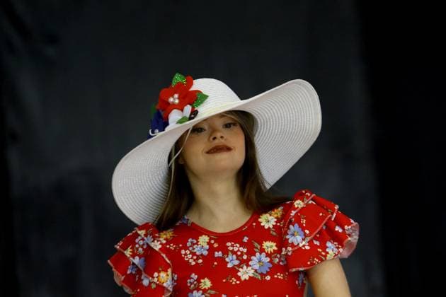 Jessica Jacinto, Model mit Down-Syndrom bei Angel Venegas Modenschau in Valencia, Venezuela June 11, 2023: June 12, 2022. Jessica Jacinto, the Venezuelan model with Down syndrome, was present and paraded Sprint summer, made by fashion designer Angel Venegas, in the state city of Valencia, Carabobo state. Venezuela. Photo: - ZUMAhe3_ 20230611_zbp_he3_025 Copyright: xJuanxCarlosxHernandezx